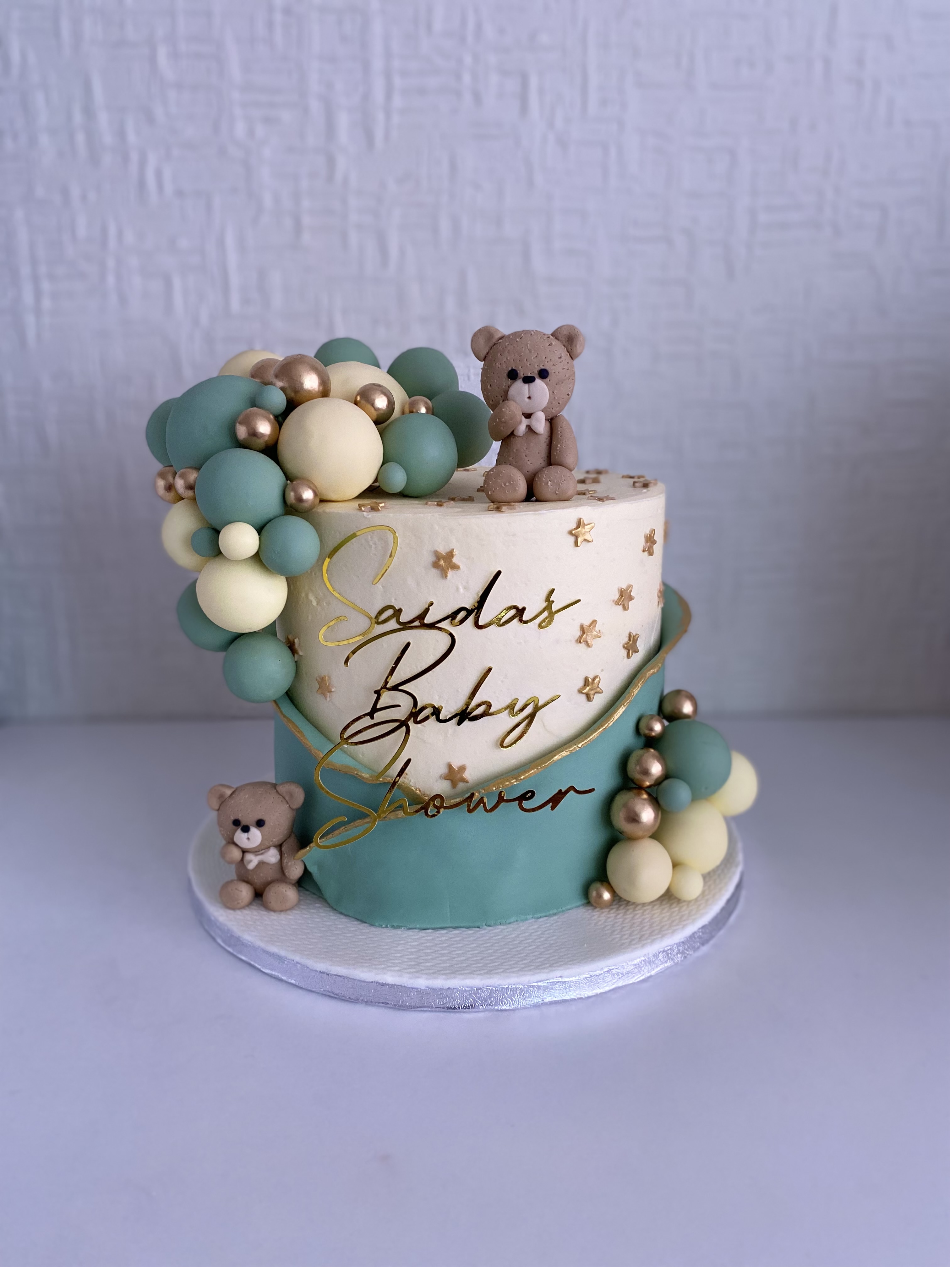 Baby shower cake