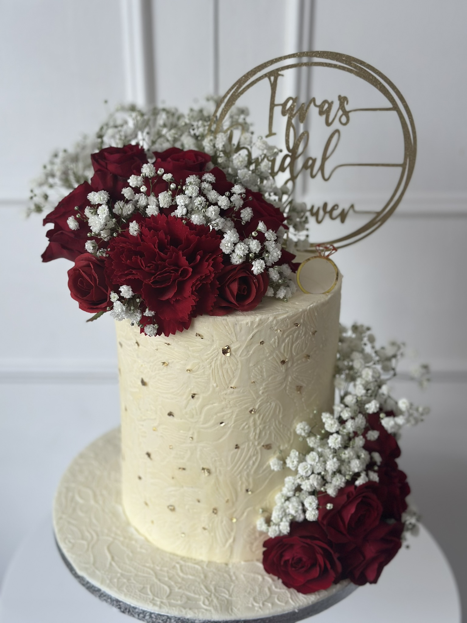 Fara bridal shower cake with red roses