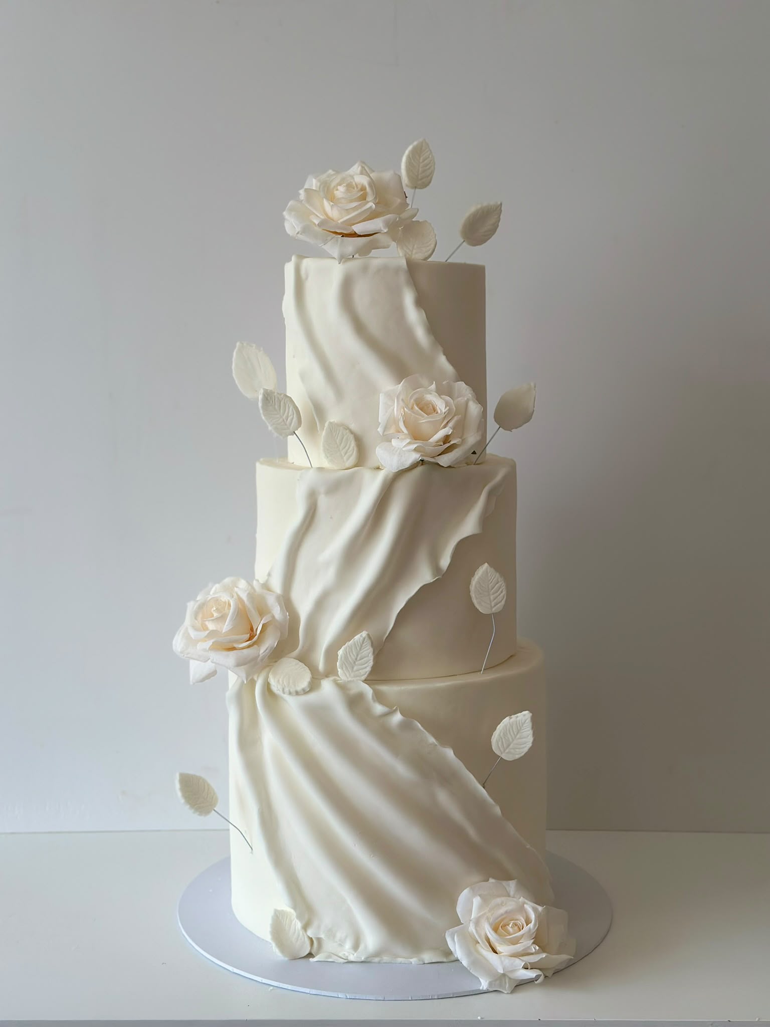 Engagement cake with pink flowers
